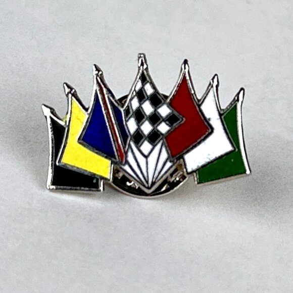 Flags Racing Checkered Red White Green Yellow Hat/Jacket/Lapel Pin - Picture 1 of 6